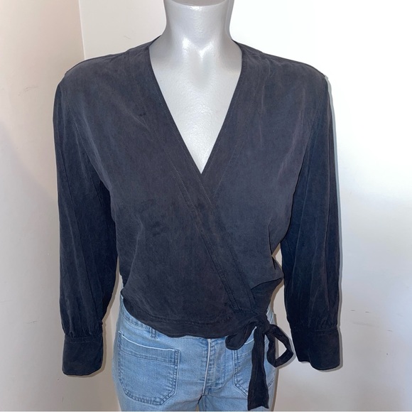 Everlane Blouse Long Sleeve Wrap Top button closure with tie black silk size 4 - Picture 1 of 11